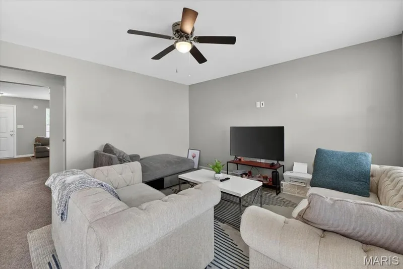 618 Palisades Drive, St Charles, MO 63301 — listing photo 6 of 27
