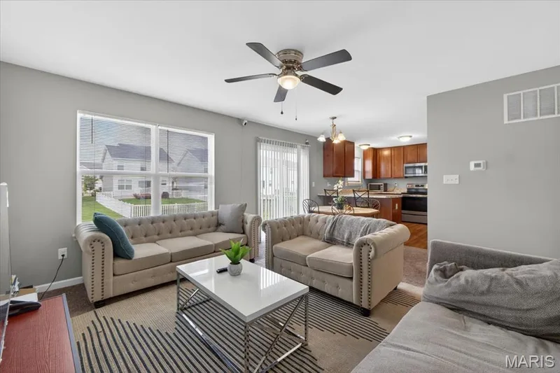 618 Palisades Drive, St Charles, MO 63301 — listing photo 7 of 27