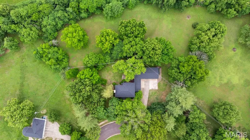 3 E Weldon Springs Heights Drive, St Charles, MO 63304 — listing photo 4 of 69
