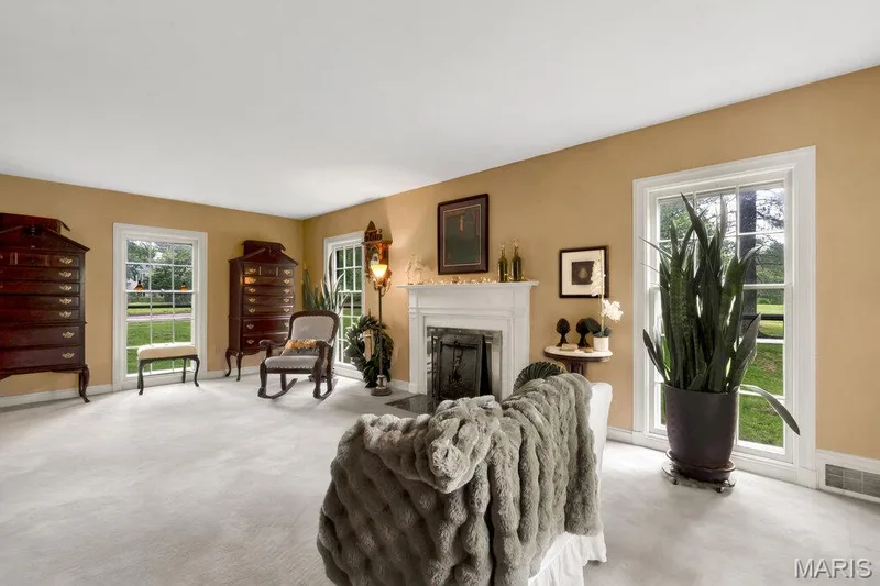 3 E Weldon Springs Heights Drive, St Charles, MO 63304 — listing photo 10 of 69