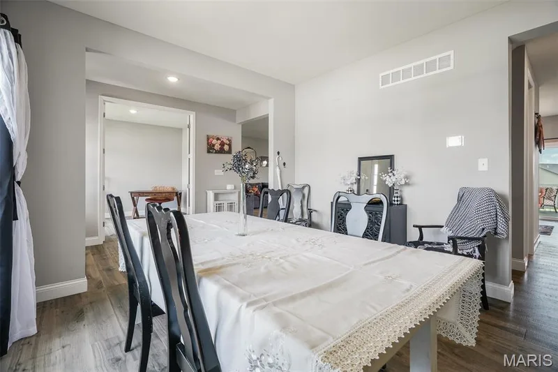228 Wayfair Landing, St Charles, MO 63301 — listing photo 9 of 62