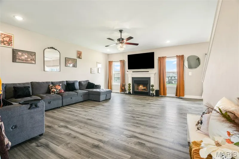 228 Wayfair Landing, St Charles, MO 63301 — listing photo 11 of 62