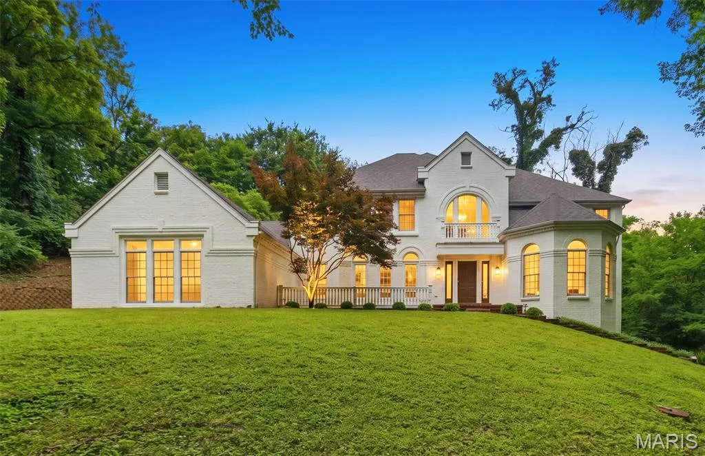 655 Old Riverwoods Lane, Chesterfield, MO 63017 — listing photo 1 of 58