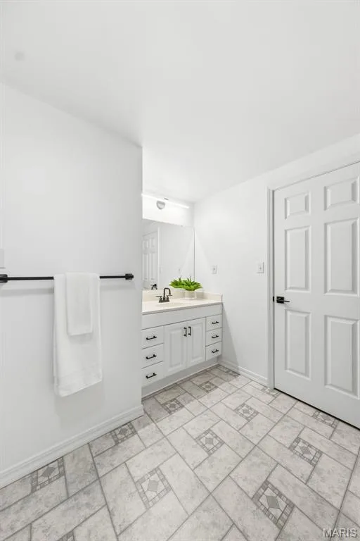 655 Old Riverwoods Lane, Chesterfield, MO 63017 — listing photo 48 of 58