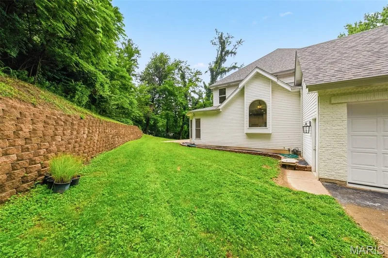 655 Old Riverwoods Lane, Chesterfield, MO 63017 — listing photo 52 of 58