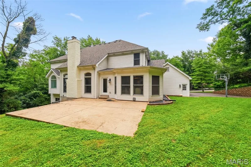 655 Old Riverwoods Lane, Chesterfield, MO 63017 — listing photo 53 of 58