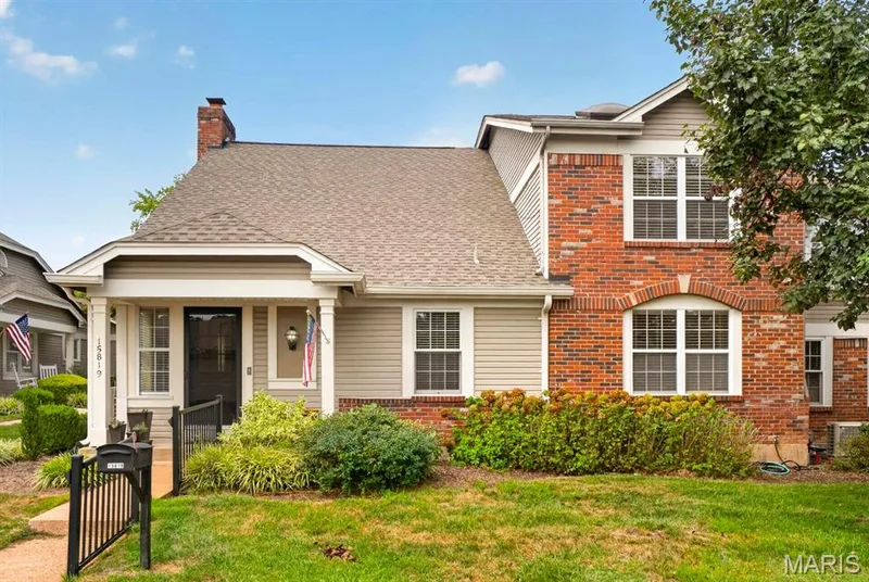 15819 Kersten Ridge Court, Chesterfield, MO 63017 — listing photo 2 of 56