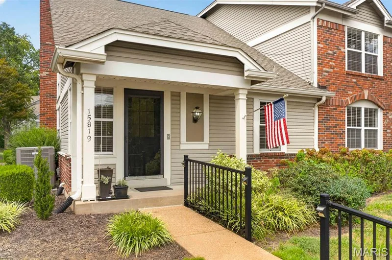 15819 Kersten Ridge Court, Chesterfield, MO β listing photo 1