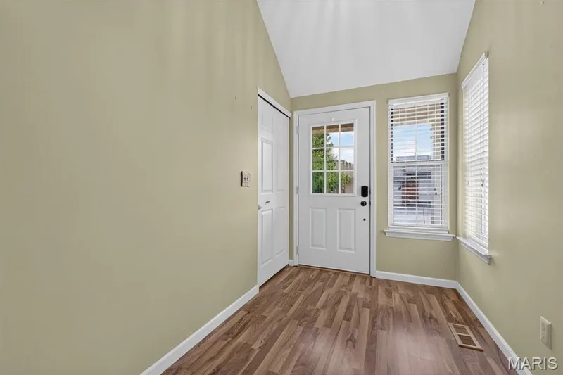 15819 Kersten Ridge Court, Chesterfield, MO 63017 — listing photo 6 of 56