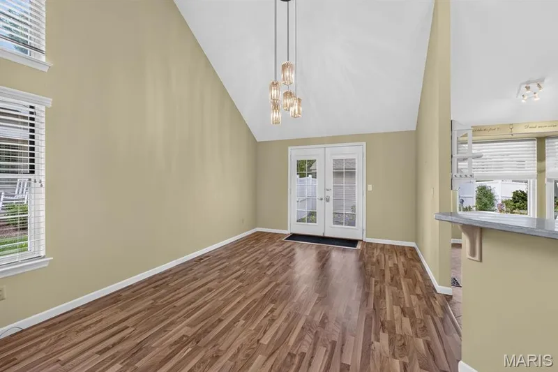 15819 Kersten Ridge Court, Chesterfield, MO 63017 — listing photo 13 of 56