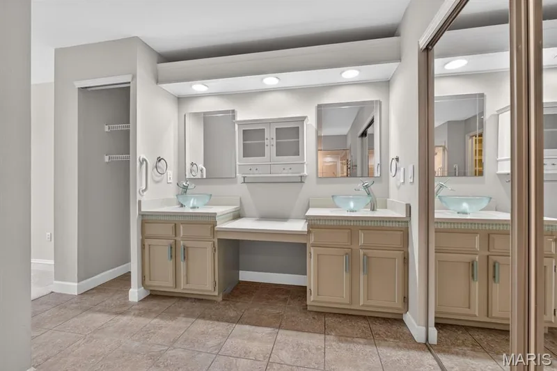 15819 Kersten Ridge Court, Chesterfield, MO 63017 — listing photo 26 of 56