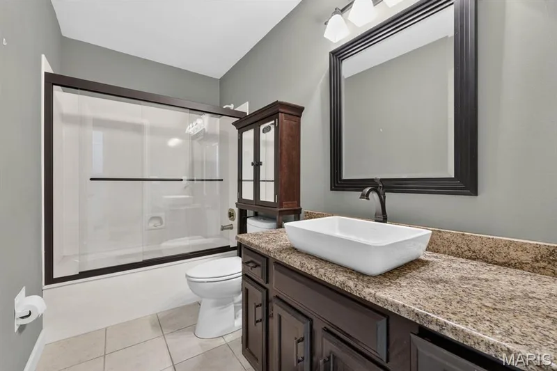 15819 Kersten Ridge Court, Chesterfield, MO 63017 — listing photo 33 of 56