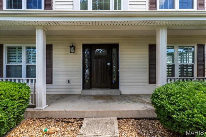2400 Clayborn Drive, Chesterfield, MO 63017 — listing photo 2 of 43