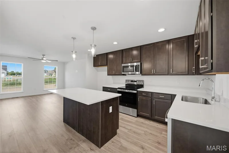 316 Fall Harvest Parkway, Wentzville, MO 63385 — listing photo 10 of 34