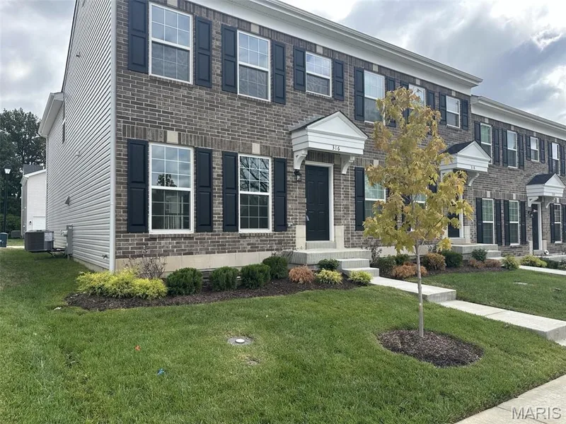 316 Fall Harvest Parkway, Wentzville, MO — listing photo 1
