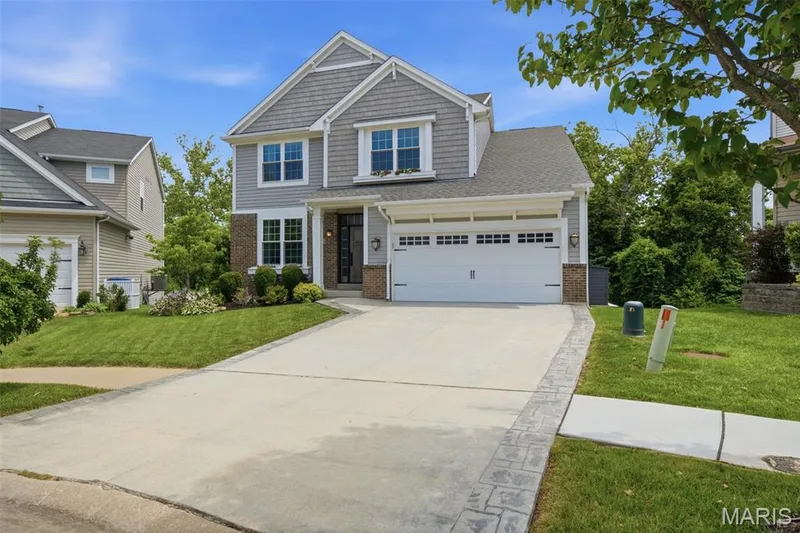 327 Madeira Court, St Peters, MO 63376 — listing photo 4 of 26