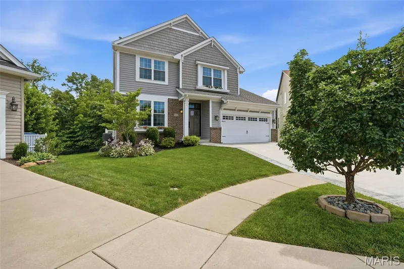 327 Madeira Court, St Peters, MO 63376 — listing photo 5 of 26
