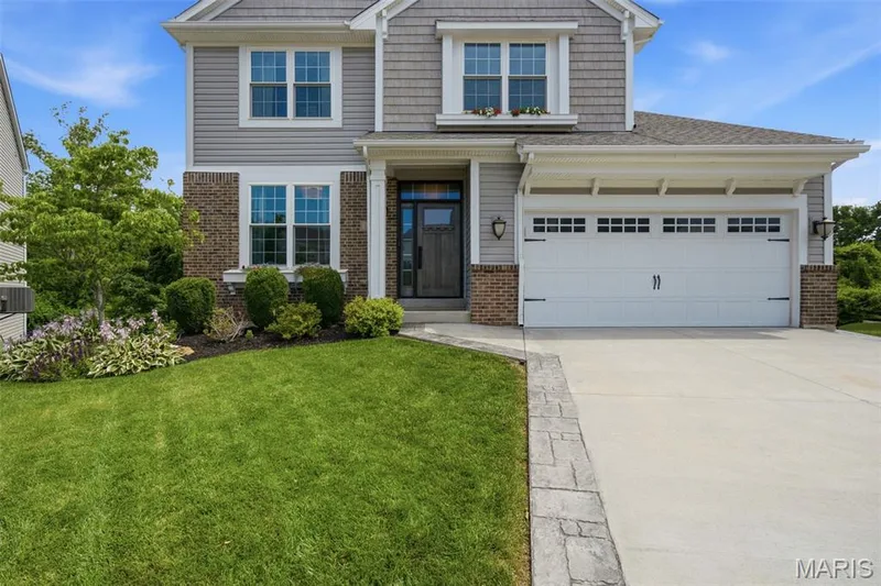 327 Madeira Court, St Peters, MO 63376 — listing photo 3 of 26