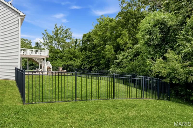 327 Madeira Court, St Peters, MO 63376 — listing photo 6 of 26