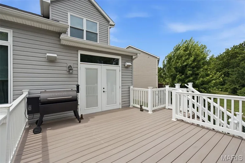 327 Madeira Court, St Peters, MO 63376 — listing photo 8 of 26