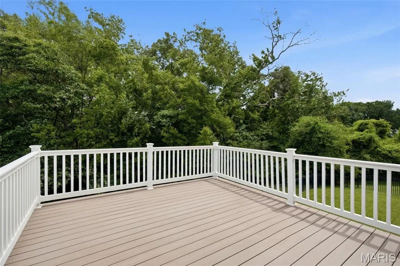 327 Madeira Court, St Peters, MO 63376 — listing photo 9 of 26