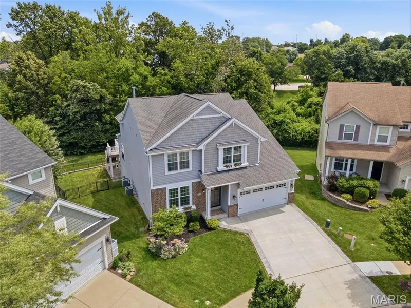327 Madeira Court, St Peters, MO 63376 — listing photo 16 of 26