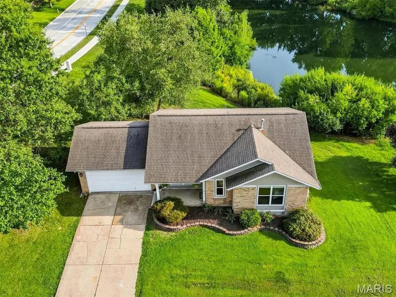 201 Clearwood Court, St Peters, MO 63376 — listing photo 5 of 55