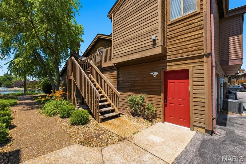 704 Hemingway Lane #E, Weldon Spring, MO 63304 — listing photo 33 of 66