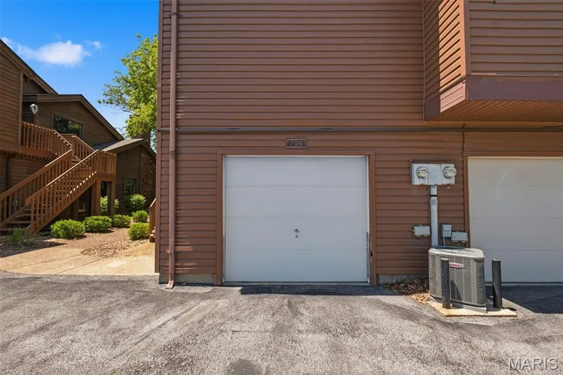 704 Hemingway Lane #E, Weldon Spring, MO 63304 — listing photo 34 of 66