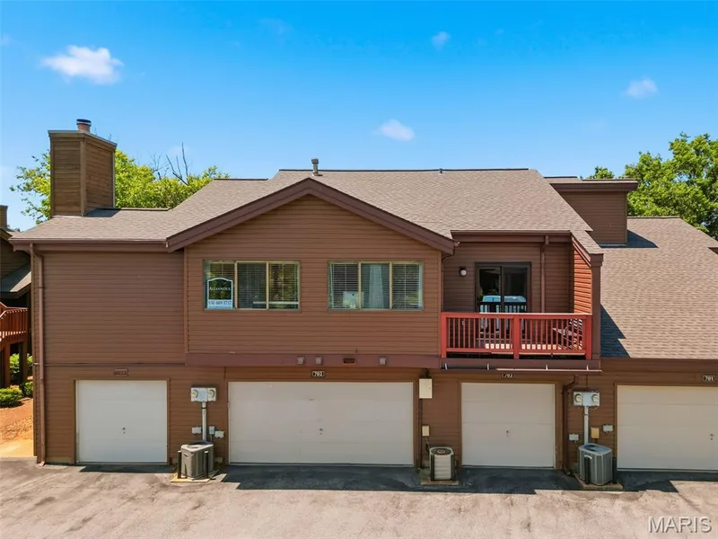 704 Hemingway Lane #E, Weldon Spring, MO 63304 — listing photo 39 of 66