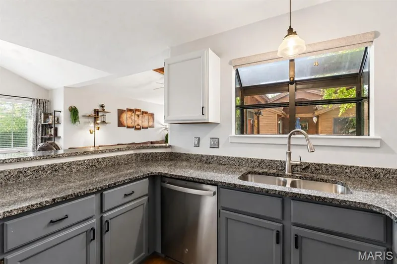 704 Hemingway Lane #E, Weldon Spring, MO 63304 — listing photo 13 of 66
