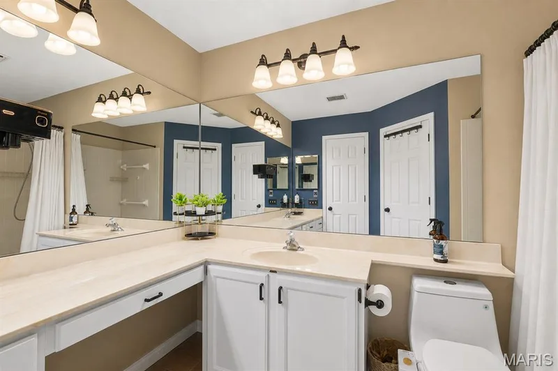 704 Hemingway Lane #E, Weldon Spring, MO 63304 — listing photo 21 of 66