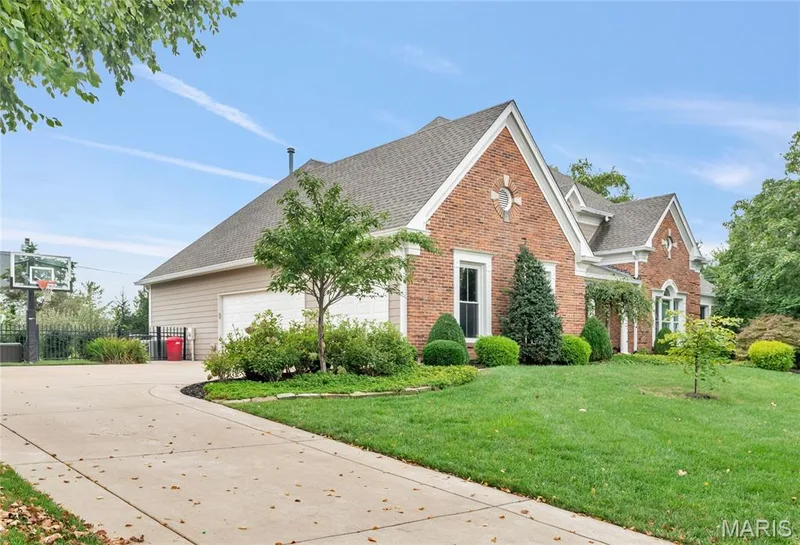 Side Entry Three Car garage — 2154 White Lane Drive, Chesterfield, MO 63017