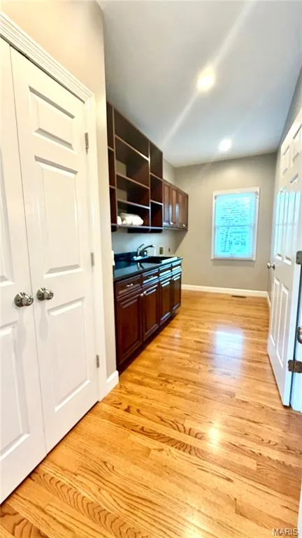 2154 White Lane Drive, Chesterfield, MO 63017 — listing photo 5 of 41