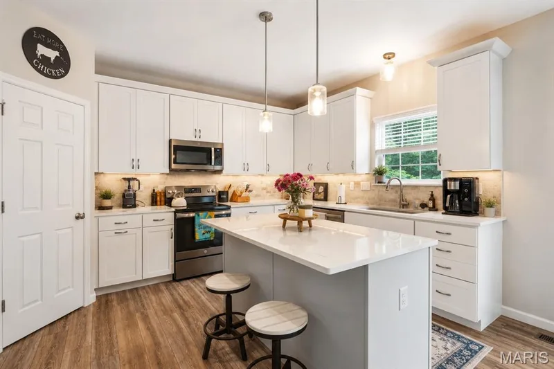 721 Switchgrass Drive, Wentzville, MO 63385 — listing photo 10 of 47