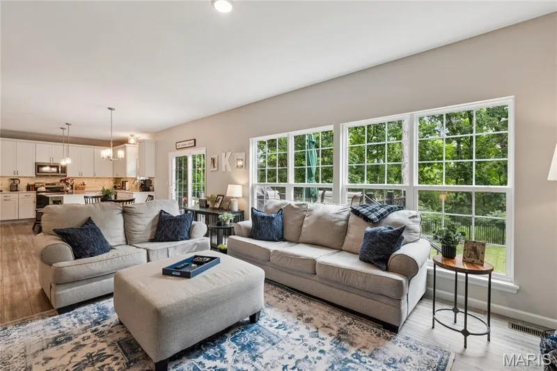 721 Switchgrass Drive, Wentzville, MO 63385 — listing photo 4 of 47