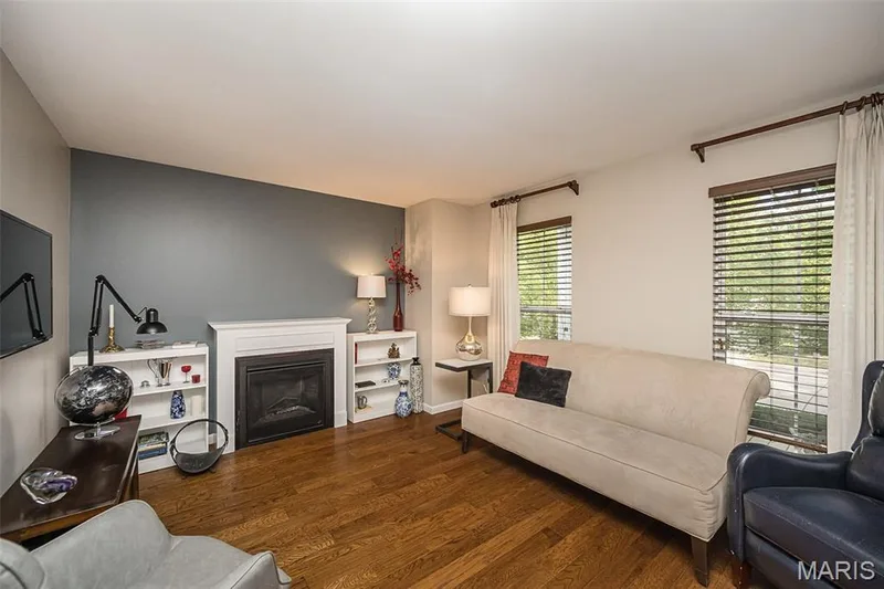 3193 Canal Street, St Charles, MO 63301 — listing photo 7 of 41