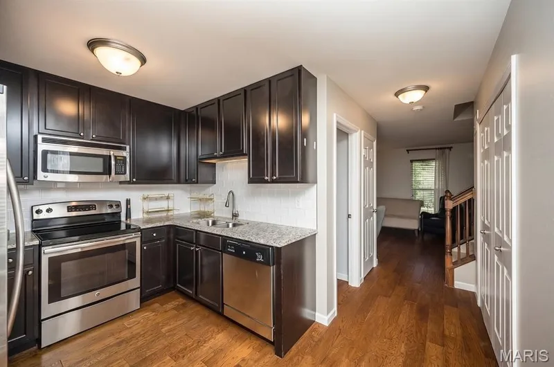 3193 Canal Street, St Charles, MO 63301 — listing photo 15 of 41