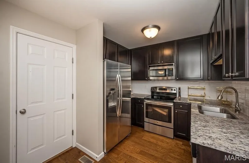 3193 Canal Street, St Charles, MO 63301 — listing photo 16 of 41