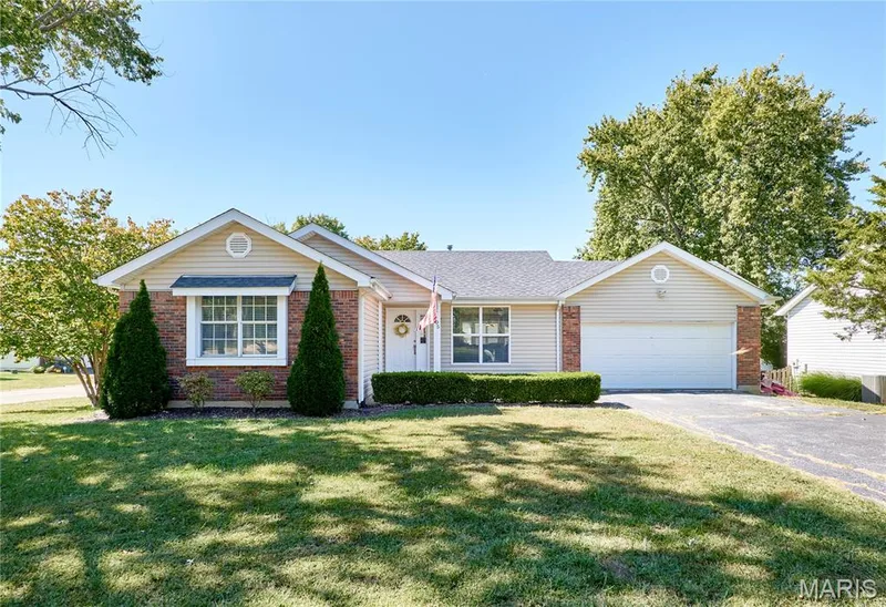 1705 Whispering Ridge Lane, St Peters, MO β listing photo 1