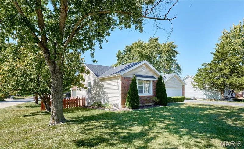 1705 Whispering Ridge Lane, St Peters, MO 63376 — listing photo 2 of 52