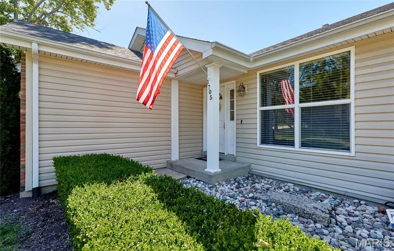 1705 Whispering Ridge Lane, St Peters, MO 63376 — listing photo 3 of 52