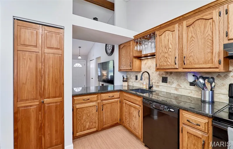 1705 Whispering Ridge Lane, St Peters, MO 63376 — listing photo 16 of 52