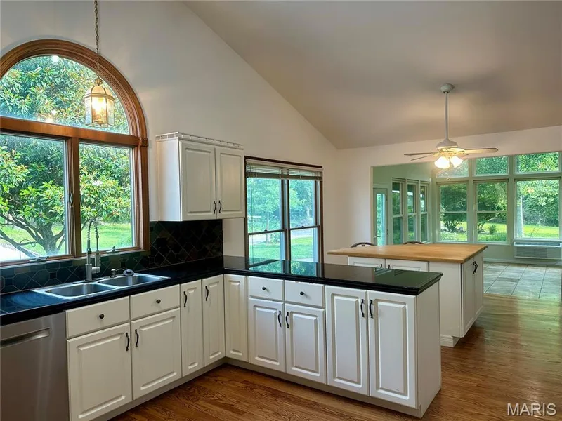 2941 Trapper Trail, Wentzville, MO 63385 — listing photo 11 of 27