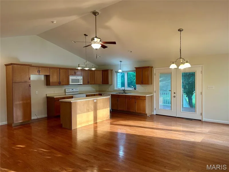 2941 Trapper Trail, Wentzville, MO 63385 — listing photo 17 of 27
