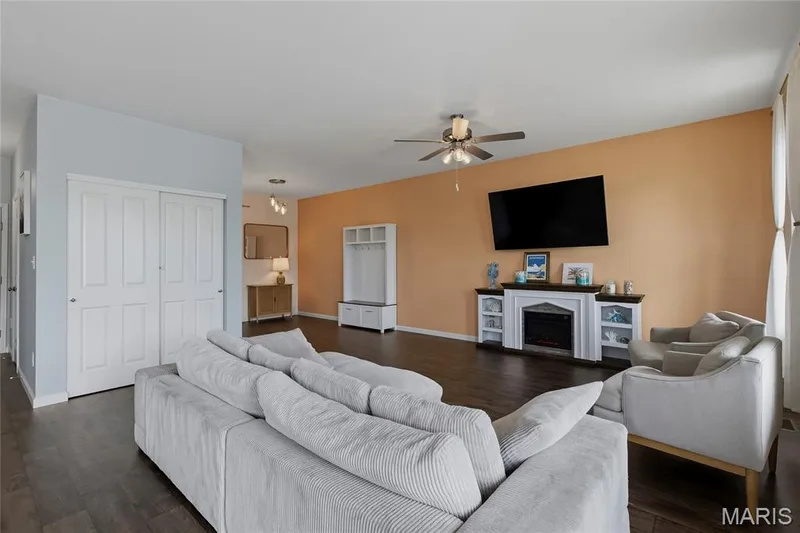 134 Suntan Way, St Charles, MO 63301 — listing photo 6 of 63