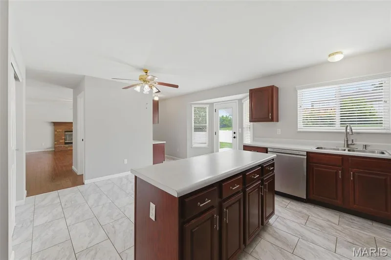 406 Winter Wind Drive, O'Fallon, MO 63366 — listing photo 18 of 41