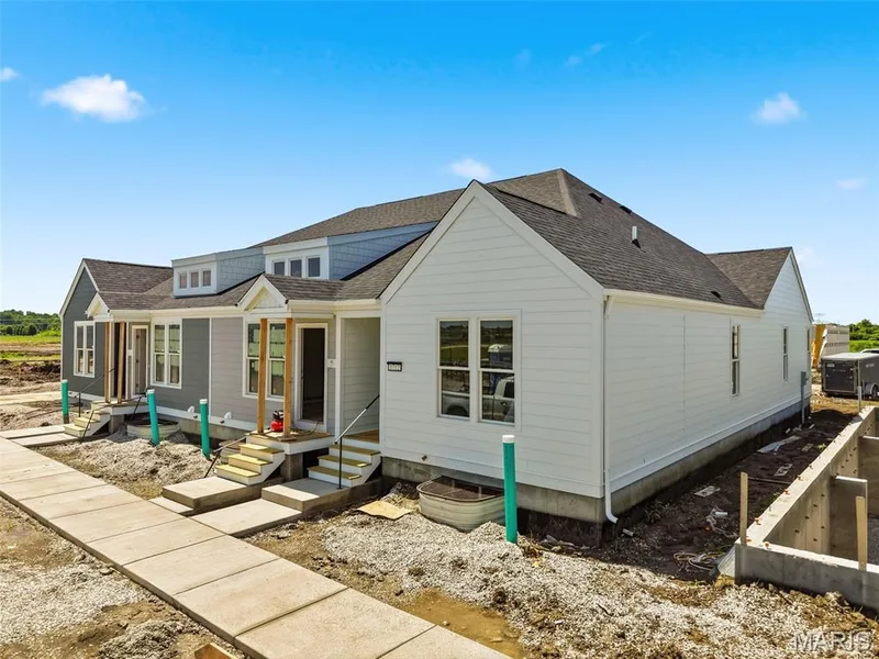 1712 Dyess Street, St Charles, MO 63301 — listing photo 3 of 34