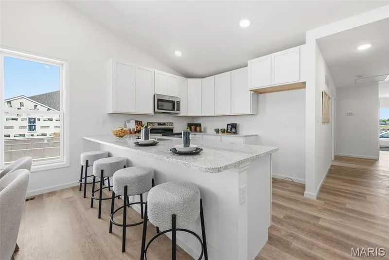 1712 Dyess Street, St Charles, MO 63301 — listing photo 10 of 34
