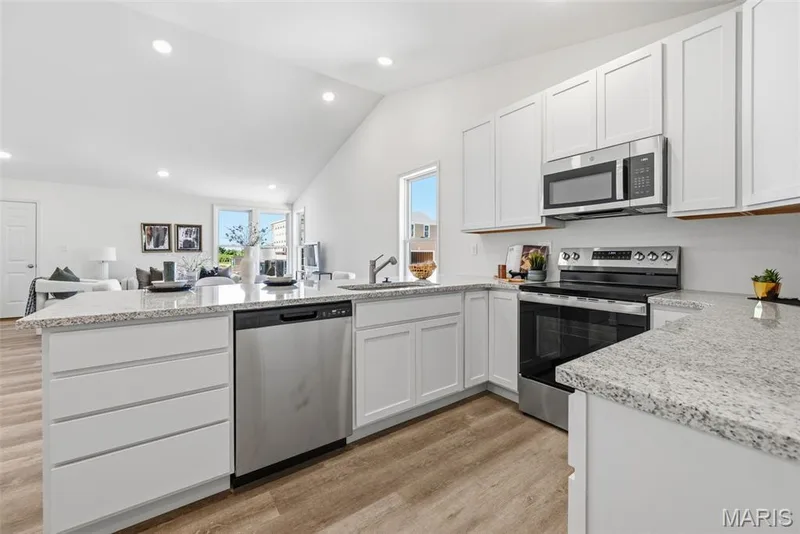 1712 Dyess Street, St Charles, MO 63301 — listing photo 11 of 34